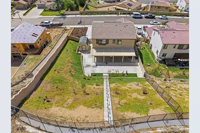 30012 Cabo Del Oeste, Highland, CA 92346 - Photo 10