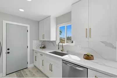 24 E Palomar Street, Chula Vista, CA 91911 - Photo 14