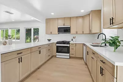 352 Pearlwood Street, Chula Vista, CA 91911 - Photo 8