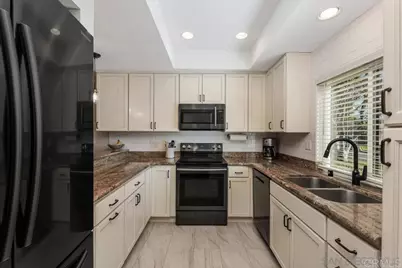 17930 Villamoura Drive, Poway, CA 92064 - Photo 10