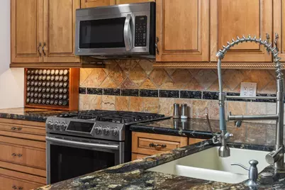 1650 Queenston Drive, Escondido, CA 92027 - Photo 4