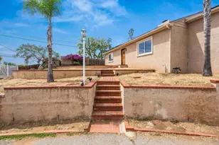 1251 La Cresta Blvd, El Cajon, CA 92021 - Photo 2