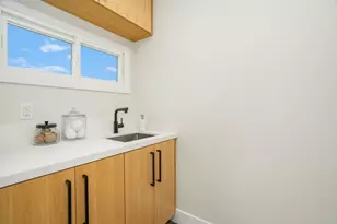 219 W Acacia Ave, El Segundo, CA 90245 - Photo 26