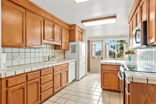 2552 Deerpark Dr, San Diego, CA 92110 - Photo 12