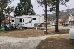 220 Mountain View Bl, Big Bear City, CA 92314 - Photo 20