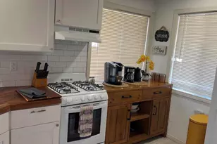 220 Mountain View Bl, Big Bear City, CA 92314 - Photo 4