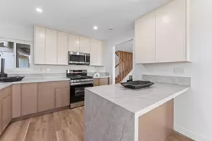 6409 Goodwin St, San Diego, CA 92111 - Photo 12