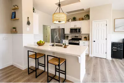 1462 Chimney Way, Lemoore, CA 93245 - Photo 8