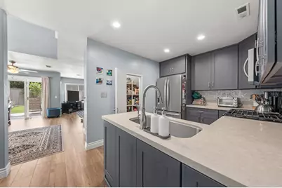338 Ferrara Way, Vista, CA 92083 - Photo 4