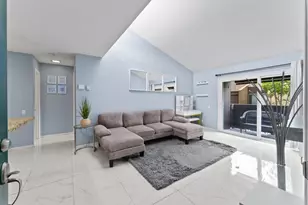 3456 Castle Glen Dr, San Diego, CA 92123 - Photo 2