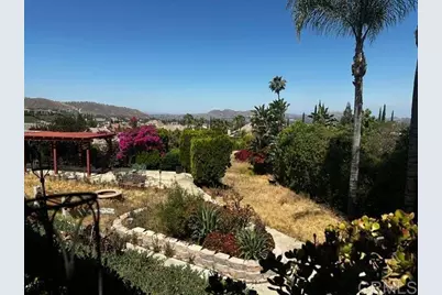 10791 Orchard View Ln, Riverside, CA 92503 - Photo 6