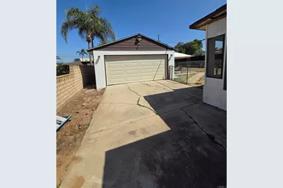 5862 Schuyler St, San Diego, CA 92139 - Photo 12