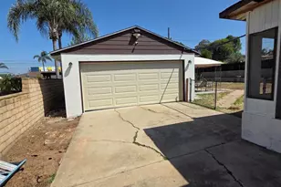 5862 Schuyler St, San Diego, CA 92139 - Photo 12