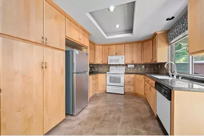 1642 Via Barlovento, San Marcos, CA 92078 - Photo 2