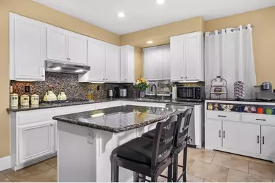 1819 Fabled Waters Dr, Spring Valley, CA 91977 - Photo 8