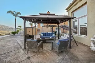 1819 Fabled Waters Dr, Spring Valley, CA 91977 - Photo 34
