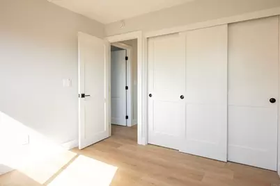 5610 Chateau Drive, San Diego, CA 92117 - Photo 30