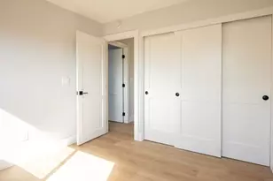 5610 Chateau Dr, San Diego, CA 92117 - Photo 30