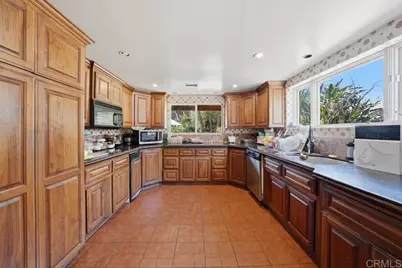 2362 Huffstatler Street, Fallbrook, CA 92028 - Photo 8