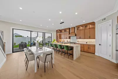 305 J Avenue, Coronado, CA 92118 - Photo 8