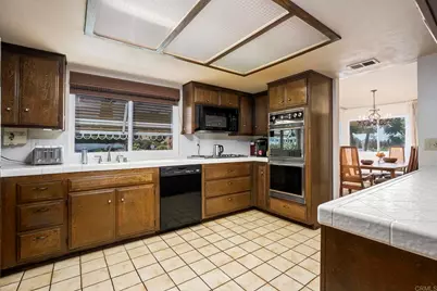 2396 Windmill View Road, El Cajon, CA 92020 - Photo 12