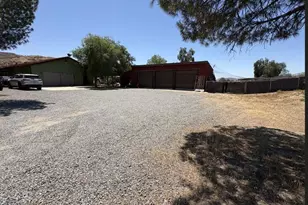 27781 Cold Springs Rd, Canyon Lake, CA 92587 - Photo 10