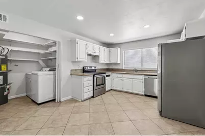 465 E Bradley Avenue #3, El Cajon, CA 92021 - Photo 2