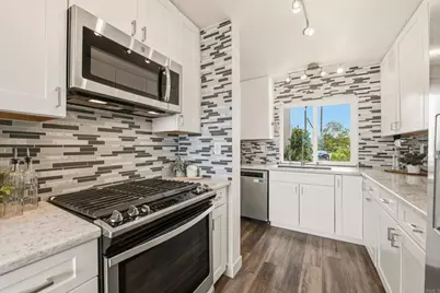 6717 Clover Court, Carlsbad, CA 92011 - Photo 14