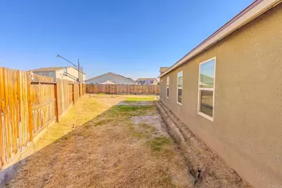 5803 Vespucci Avenue, Bakersfield, CA 93313 - Photo 34