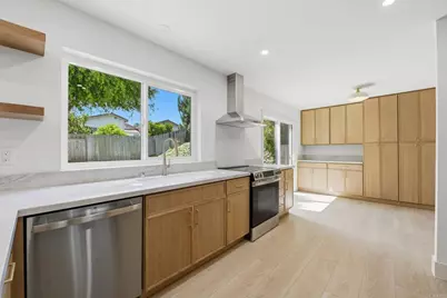 6739 Cantil Street, Carlsbad, CA 92009 - Photo 2