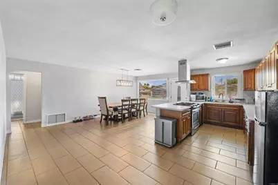 8828 Hillslope Avenue, Spring Valley, CA 91977 - Photo 8