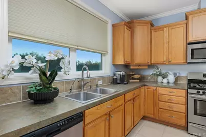 212 Acropolis Way, Vista, CA 92084 - Photo 10