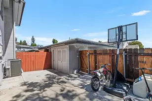 10627 Aristocrat Ct, Santee, CA 92071 - Photo 20