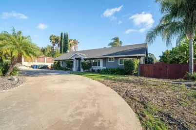 1078 Robertson Drive, Escondido, CA 92025 - Photo 2