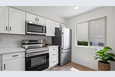 134 Espanas, Escondido, CA 92026 - Photo 2