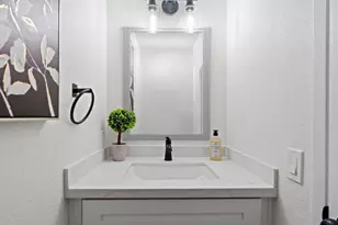 134 Espanas, Escondido, CA 92026 - Photo 8