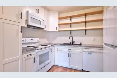 1811 E Grand Avenue #100, Escondido, CA 92027 - Photo 2