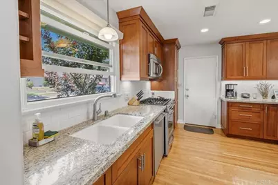 118 N Ashford Place, Fullerton, CA 92831 - Photo 8