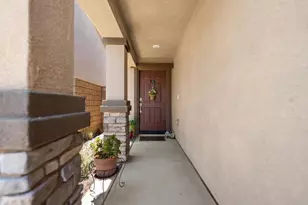 30887 Grand Prix Ct, Winchester, CA 92596 - Photo 2