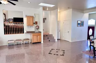 14 Las Flores Dr, Chula Vista, CA 91910 - Photo 10