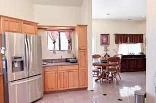 14 Las Flores Dr, Chula Vista, CA 91910 - Photo 8
