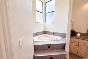 14 Las Flores Dr, Chula Vista, CA 91910 - Photo 38