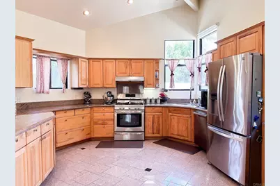 14 Las Flores Drive, Chula Vista, CA 91910 - Photo 2