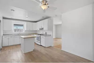 127 Flamingo Drive, Oceanside, CA 92054 - Photo 10