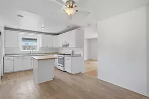 127 Flamingo Dr, Oceanside, CA 92054 - Photo 10