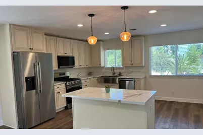 329 E South Avenue, Redlands, CA 92373 - Photo 2