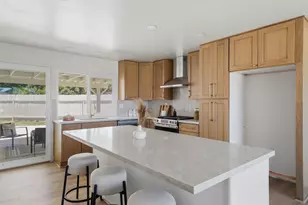 8060 Chalet Pl, San Diego, CA 92126 - Photo 6