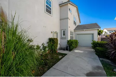 30241 Trois Valley Street, Murrieta, CA 92563 - Photo 34