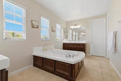 30241 Trois Valley Street, Murrieta, CA 92563 - Photo 18