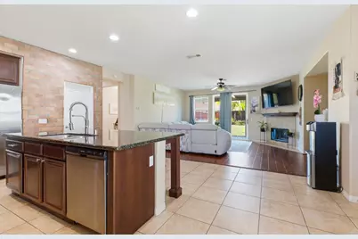 30241 Trois Valley Street, Murrieta, CA 92563 - Photo 10